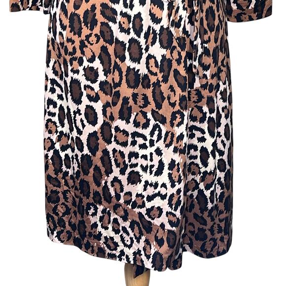 Diane von Furstenberg Women’s Silk Animal Print Midi Wrap Dress Size 8 EUC - Picture 3 of 12